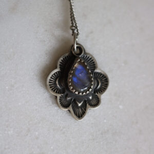 Labradorite Flora Pendant