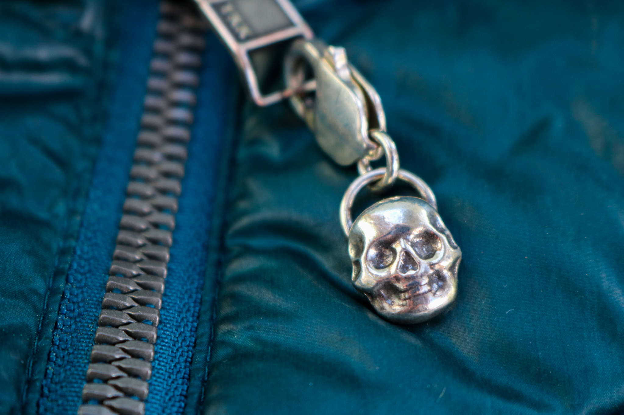 Skull Zipper Drip - Image 2