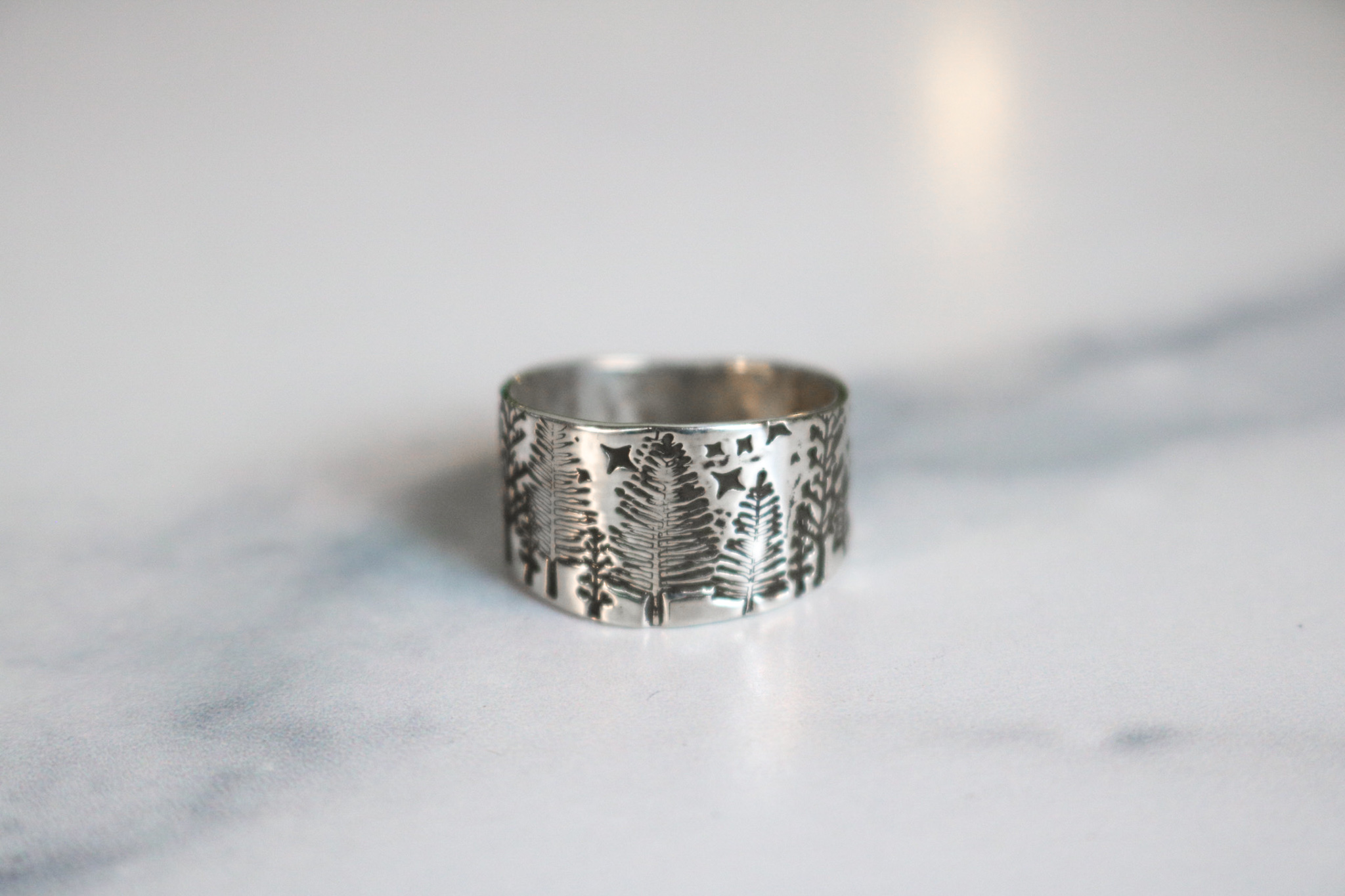 Happy Little Tree Rings sz. 7.25