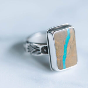 Royston Ribbon Chunky Stamped Ring sz. 8.75